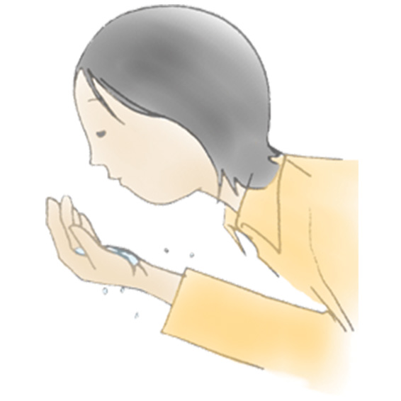 右手に柄杓を持ちかえ、左手に水を受けて口をすすぎます。柄杓に直接口をつけたり水を飲んではいけません。